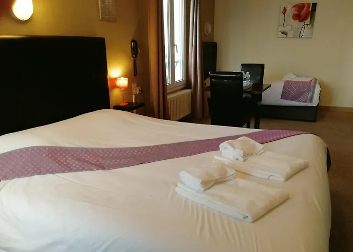 Logis Hôtel Le Bretagne